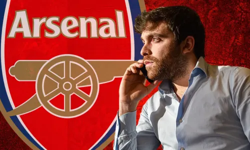 Fabrizio Romano and the Arsenal badge, set against a red abstract background