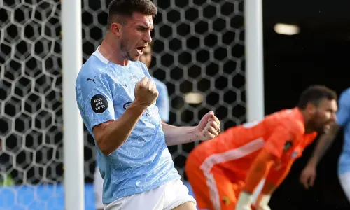 ‘Opportunist’ Laporte criticised for imminent switch to Spain