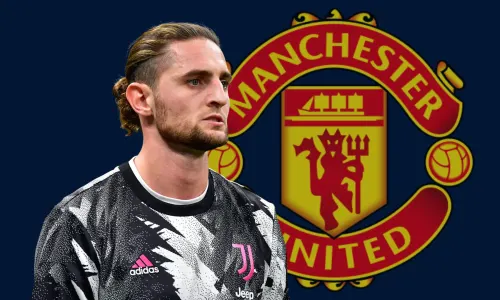 Adrion Rabiot of Juventus with the Manchester United badge