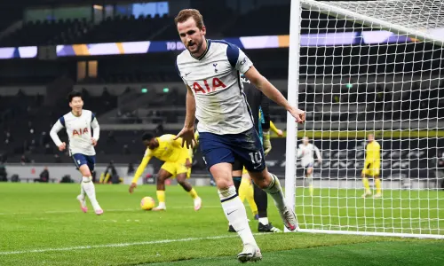 Tottenham statement fuels Kane departure talk as Man Utd and Chelsea circle