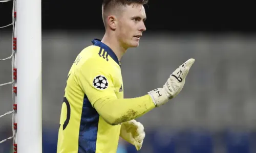 Manchester United goalkeeper Dean Henderson wants to play more regularly.