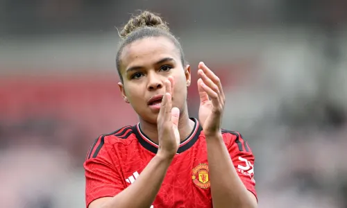 Nikita Parris, Man Utd