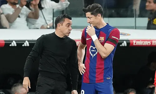Xavi Hernandez, Robert Lewandowski, Barcelona