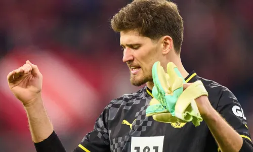 Borussia Dortmund goalkeeper Gregor Kobel