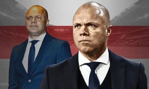 PSV zet volgens het Eindhovens Dagblad nog steeds vol in op een langere samenwerking met Luuk de Jong en Ivan Perisic. De ervaren spits wikt en weegt zijn opties, daar hij ook voor een buitenlands avontuur kan gaan of juist kan stoppen. Vanuit De ...
