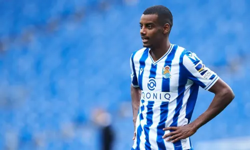 Would Alexander Isak be an ideal signing for Barcelona?