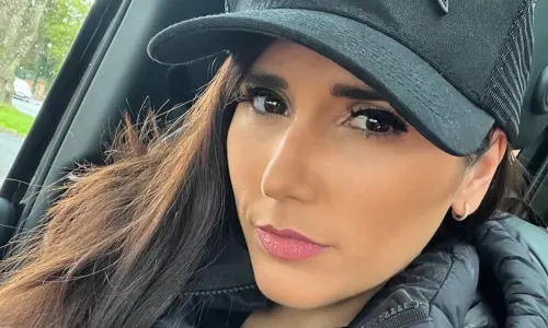Mandinha Martinez, Emi Martinez's wife
