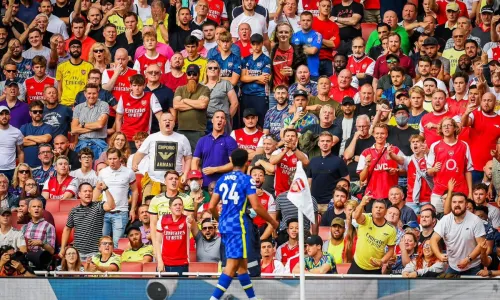 Reece James in front of angry Arsenal fans 