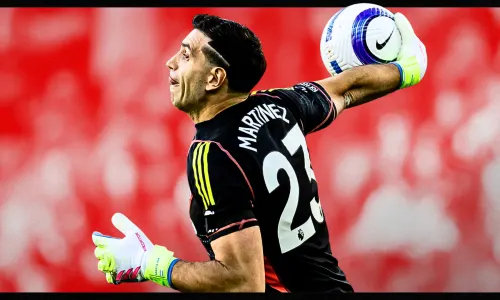 Emi Martinez, Aston Villa, Man Utd, 2024/25