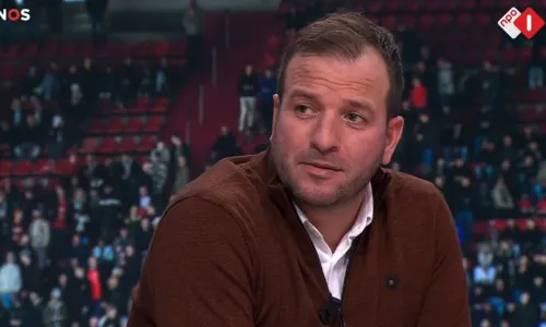 Rafael van der Vaart: 'Ajax moet zich schamen dat zij bij PSV spelen'