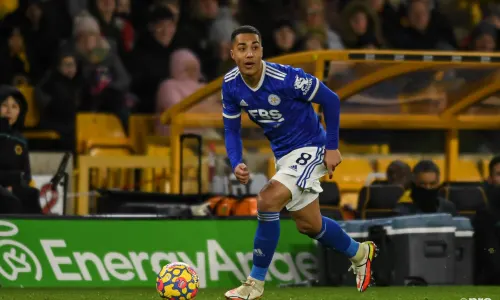 Youri Tielemans playing for Leicester, 2021/22