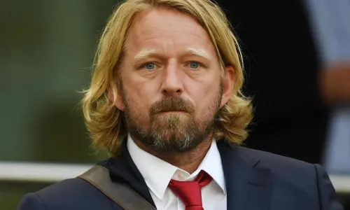 Former Arsenal scouting chief Mislintat extends Stuttgart contract