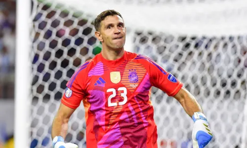 Emiliano Martinez, Argentina, Aston Villa, 2023/24