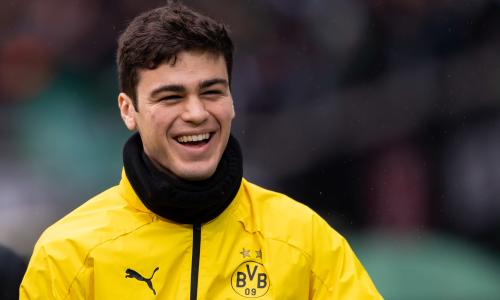 Giovanni Reyna signs new Borussia Dortmund contract