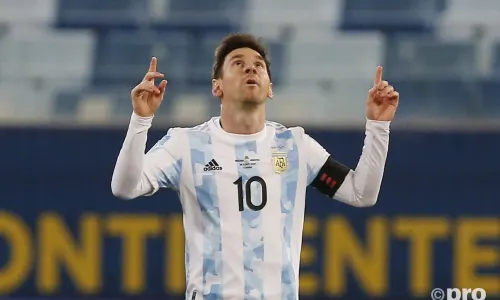 Lionel Messi scores for Argentina against Bolivia at the Copa America