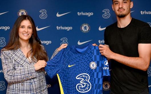 Armando Broja signs a new long-term contract with Chelsea