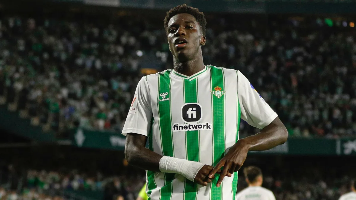 Chelsea join Liverpool in the race to sign Real Betis winger Assane Diao.