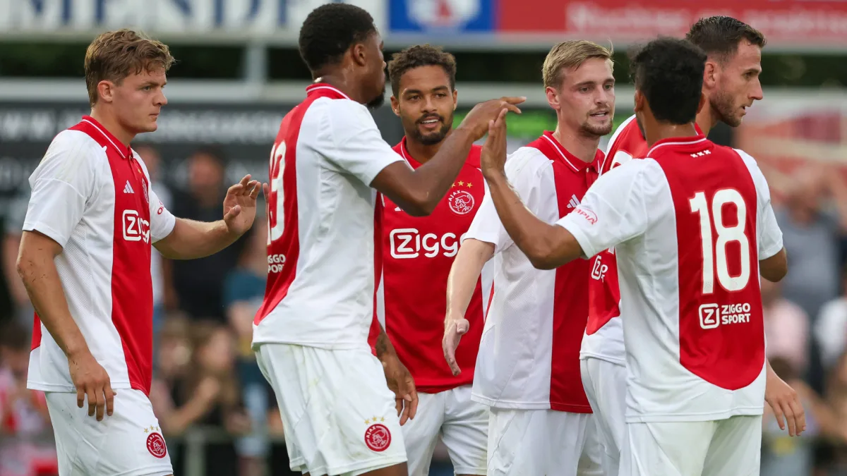 Ajax, Chuba Akpom, Devyne Rensch