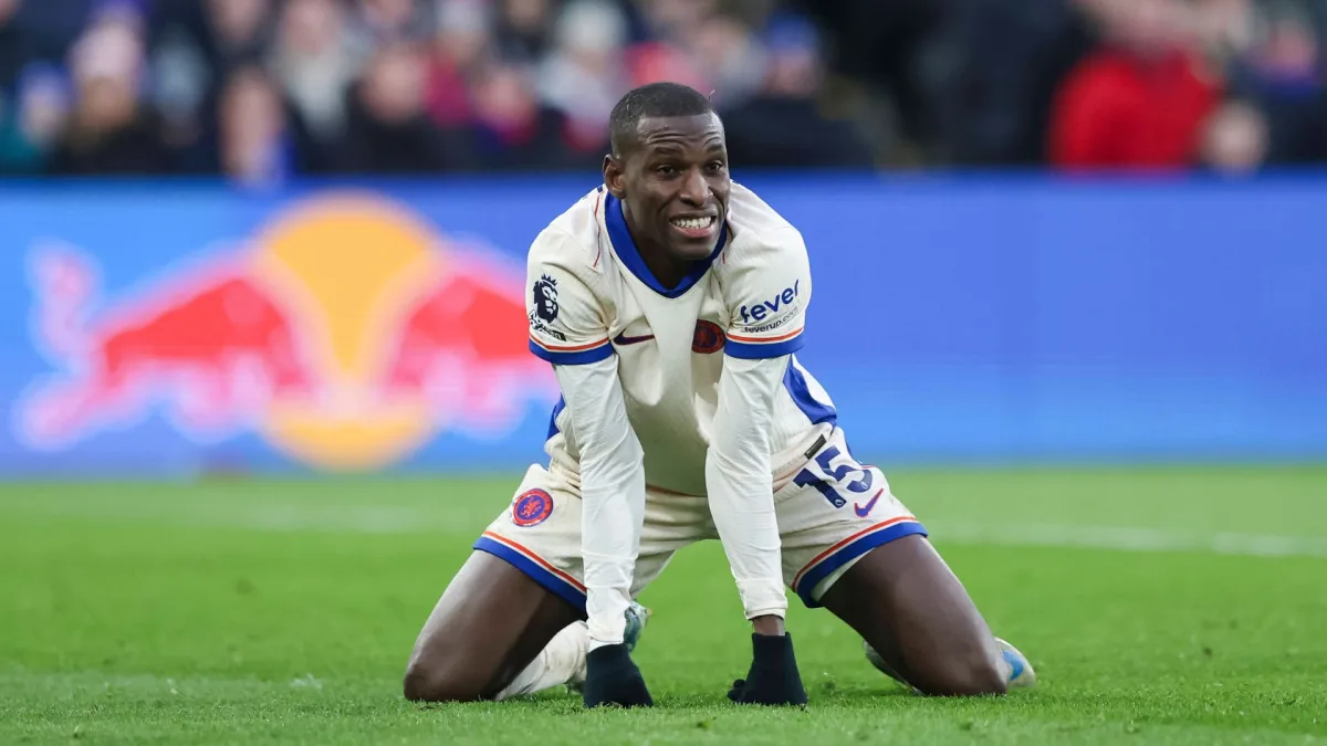 Nicolas Jackson reacts during Chelsea's Premier League match against Crystal Palace, Selhurst Park, 2024/25