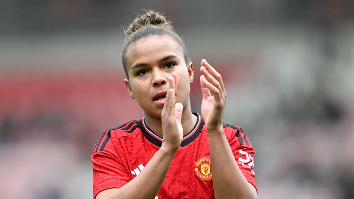 Nikita Parris, Man Utd