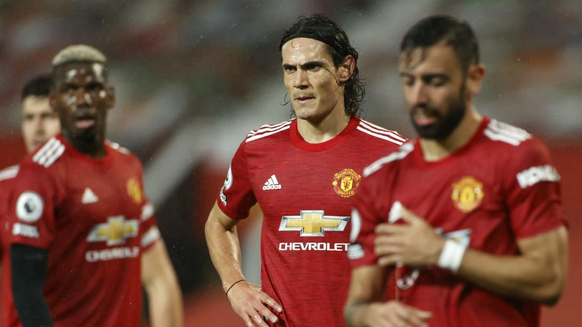Hughes reveals why Man Utd must convince Cavani to stay