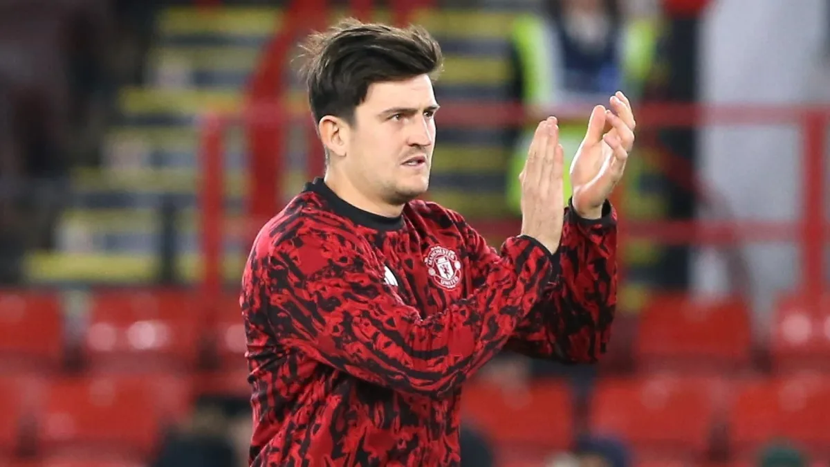 Harry Maguire claps Man Utd's fans before facing Sheffield United 