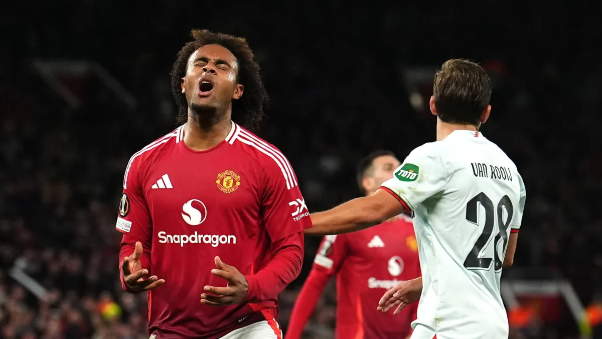 Joshua Zirkzee of Man Utd reacts during Europa League match with FC Twente at Old Trafford, 2024/25