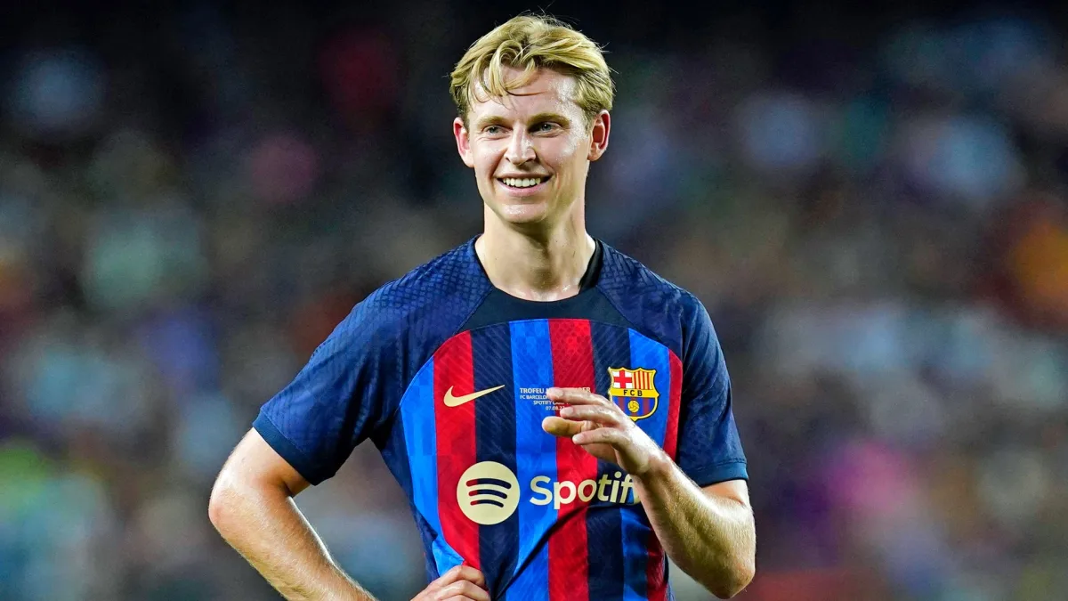 Frenkie de Jong in action for Barcelona.