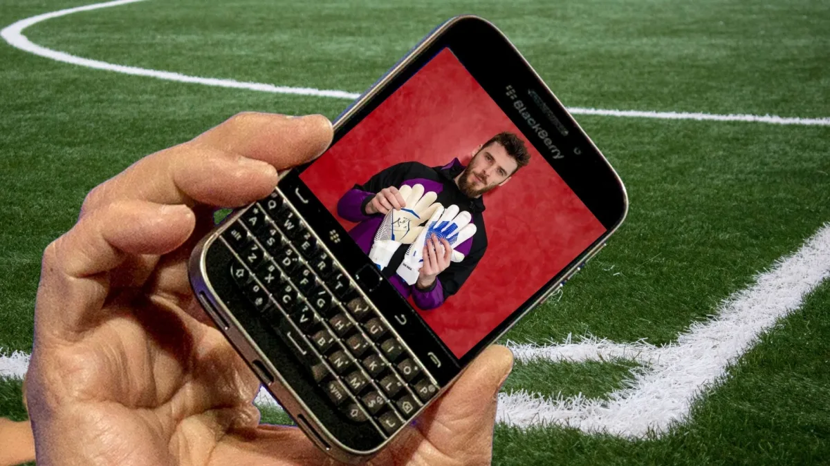 David de Gea on a BlackBerry mobile phone screen