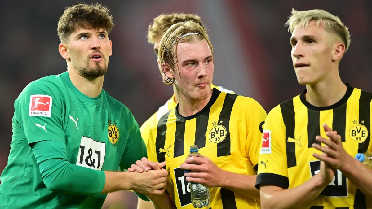 Gregor Kobel, Julian Brandt, Nico Schlotterbeck, Dortmund, 2022/23