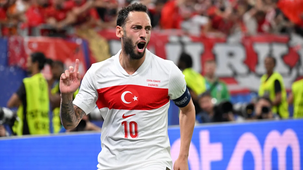 Hakan Calhanoglu