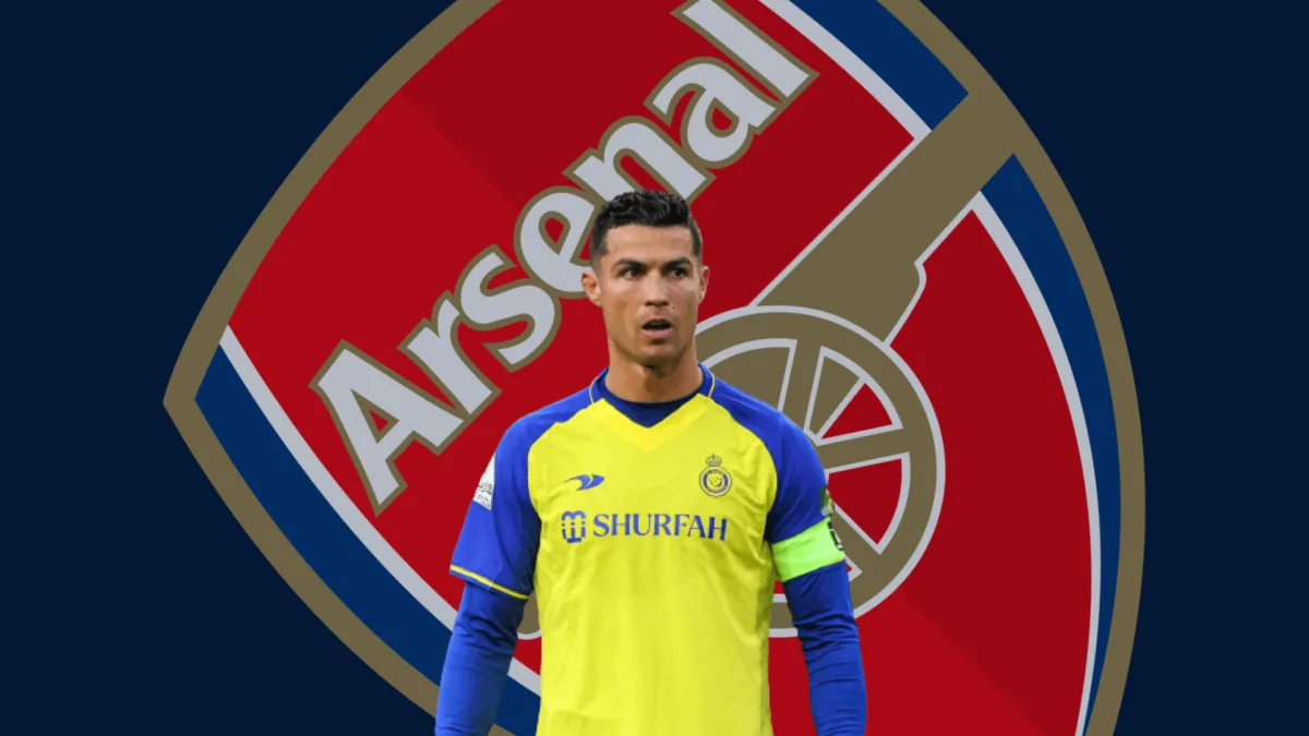 Cristiano Ronaldo in front of the Arsenal badge