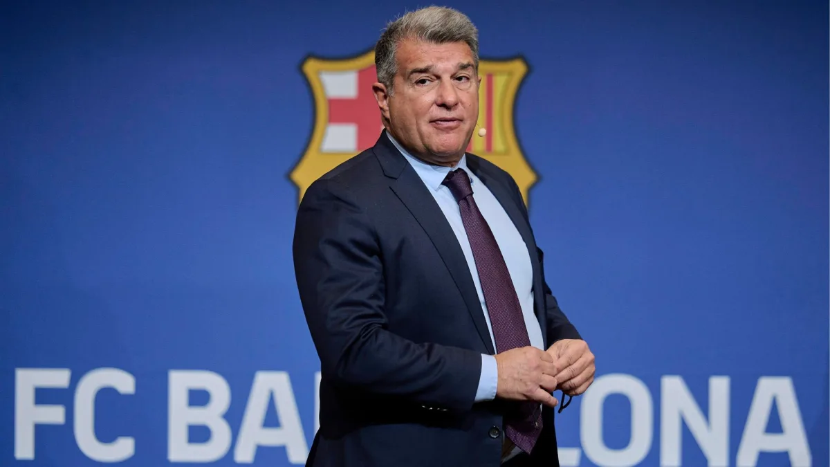 Joan Laporta, Barcelona, 2021/22