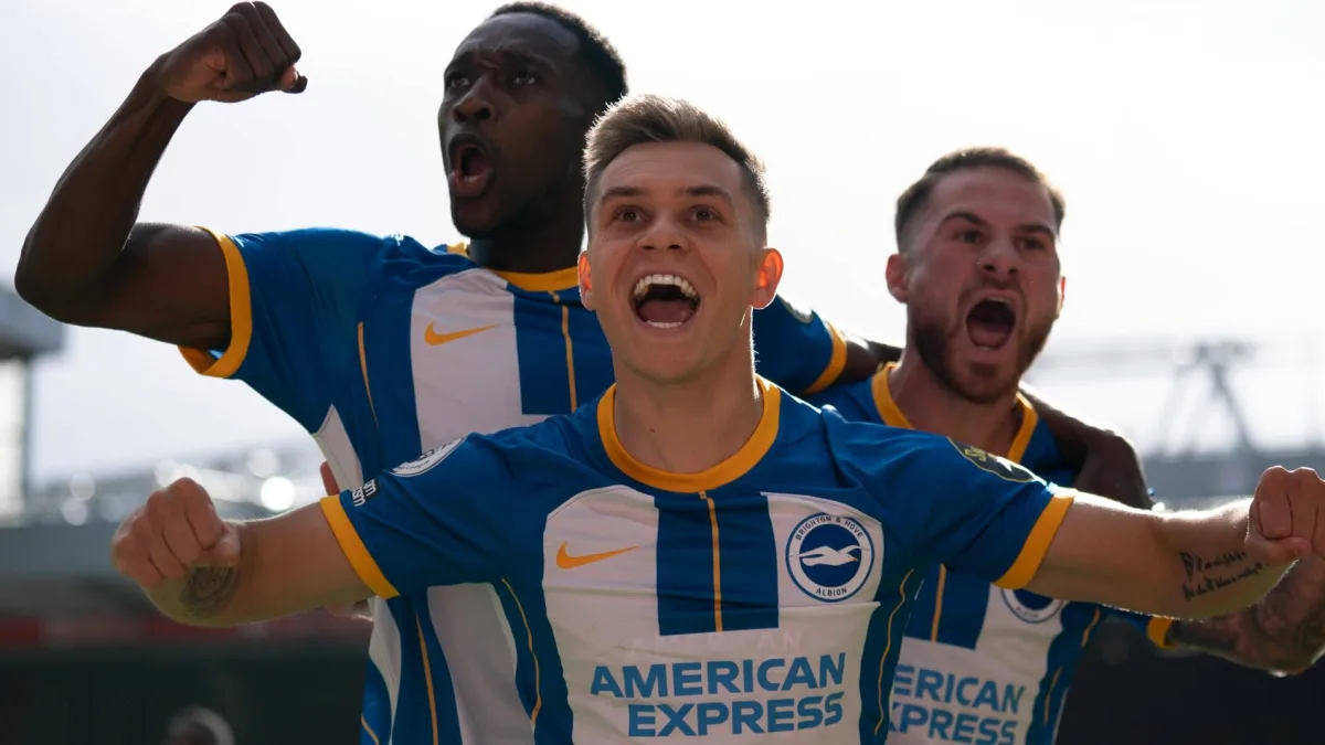 Leandro Trossard with Danny Welbeck and Alexis Mac Allister for Brighton, 2022/23