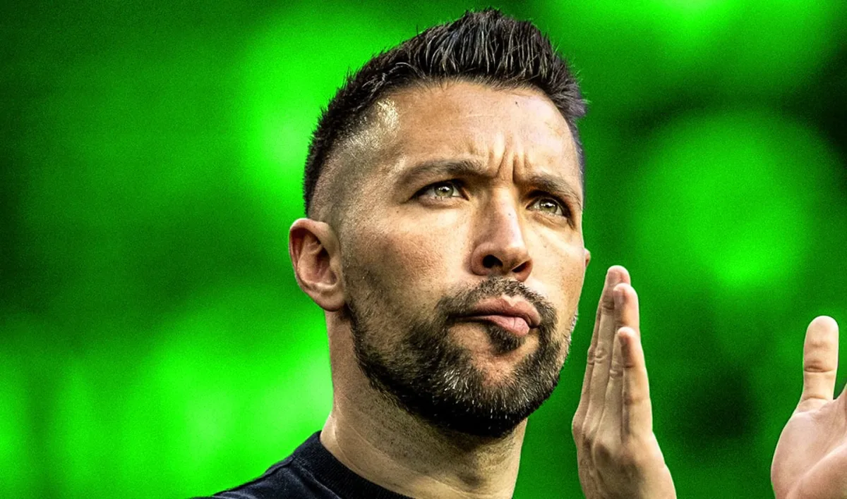 Farioli en Peter Bosz maken kans op de felbegeerde Rinus Michels Award dit seizoen, een prijs die wordt uitgereikt aan de beste trainer van het seizoen. Farioli, die zojuist bekendmaakte te vertrekken bij Ajax na een uiterst succesvol seizoen...