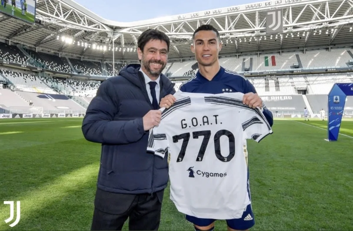 Ronaldo awarded GOAT jersey before Benevento humiliation