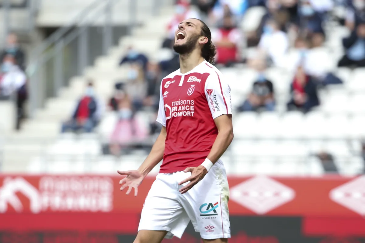 Aberdeen face stiff competition for Reims striker Hornby