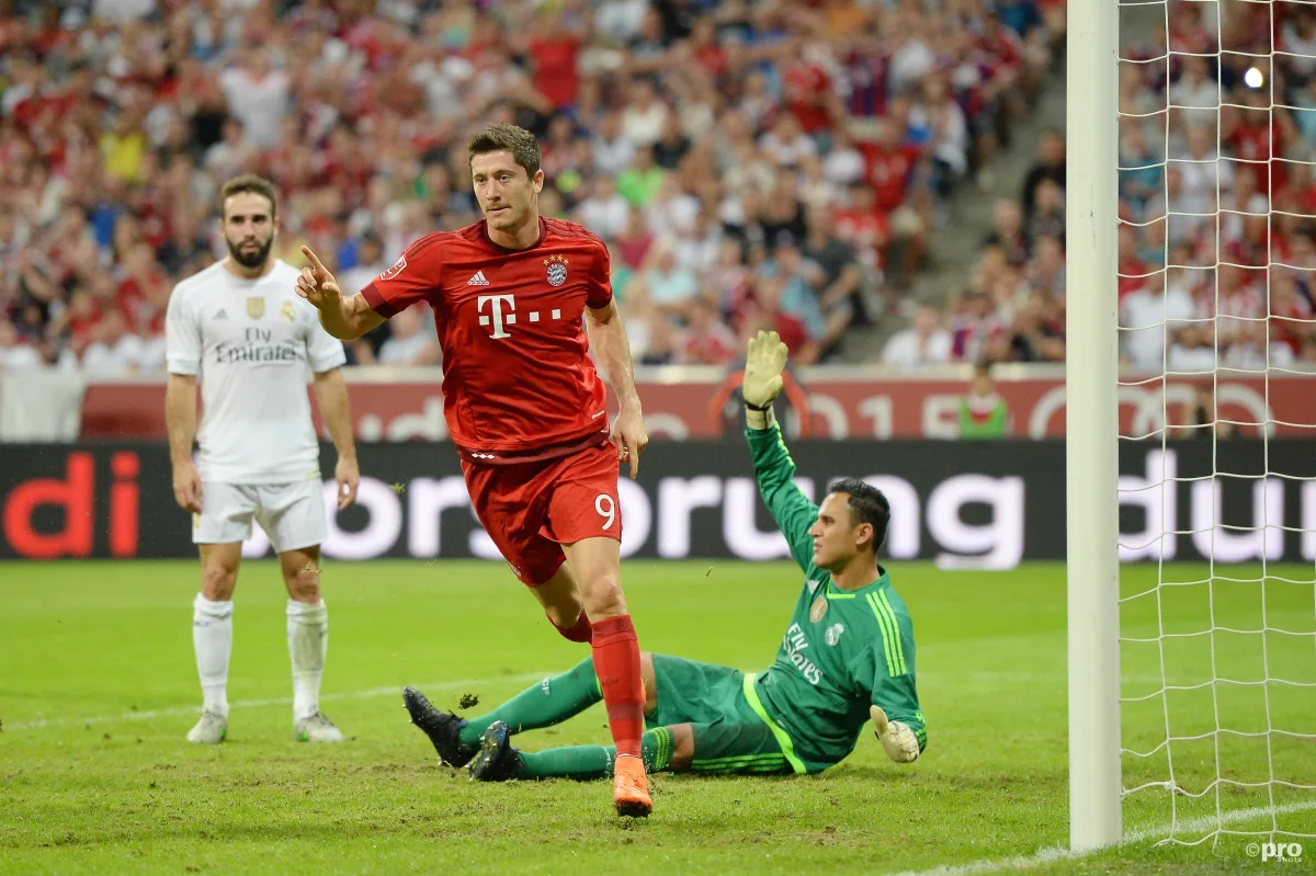 Lewandowski playing against Real Madrid