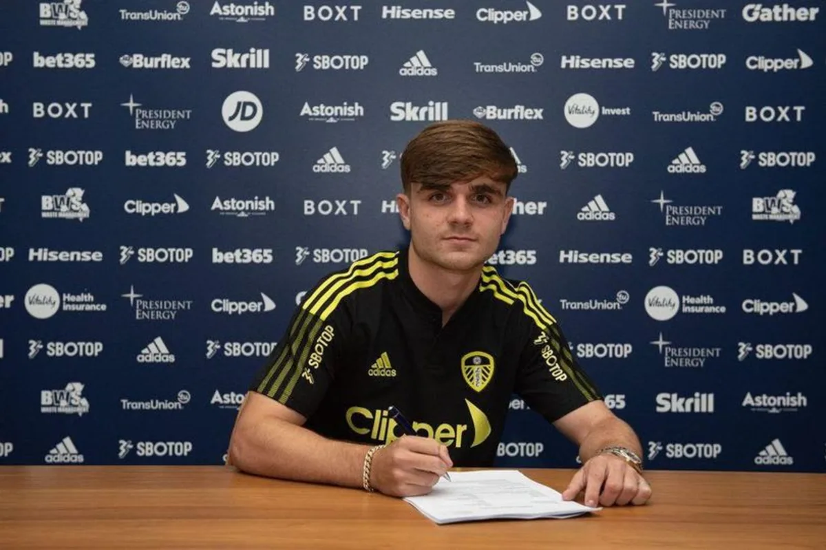 Lewis Bate joins Leeds United from Chelsea