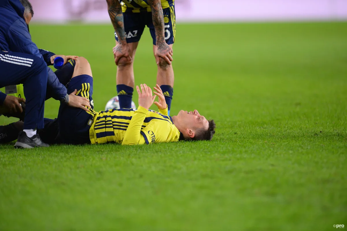 Ozil stretchered off as Fenerbahce nightmare continues