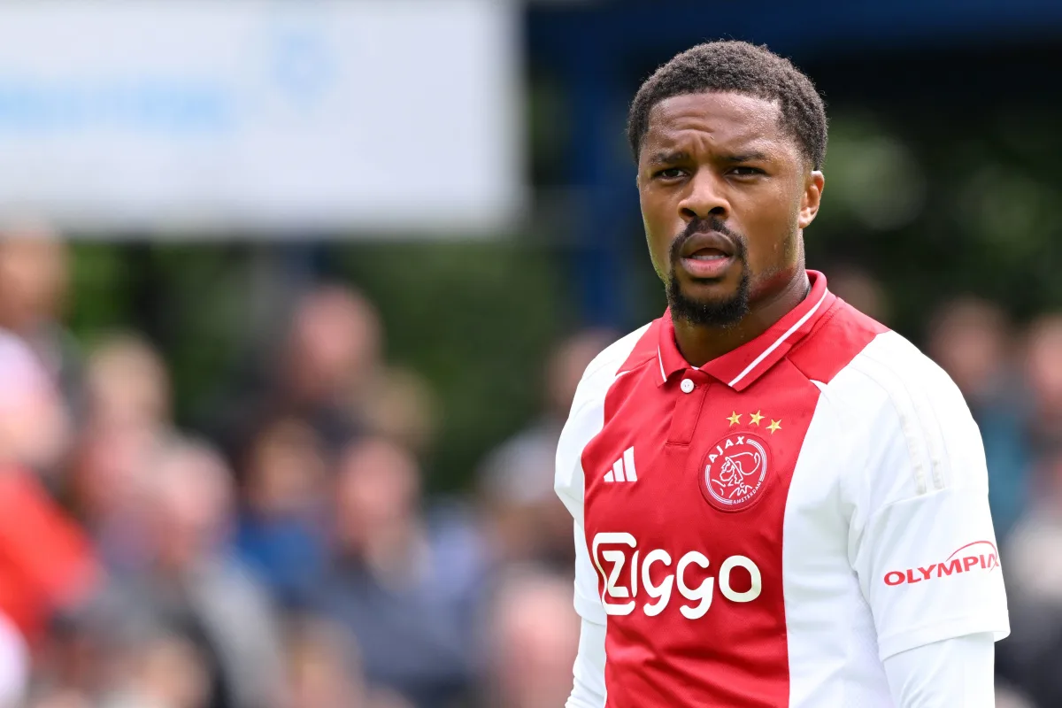 Chuba Akpom op weg naar de uitgang bij Ajax na hernieuwde interesse ...