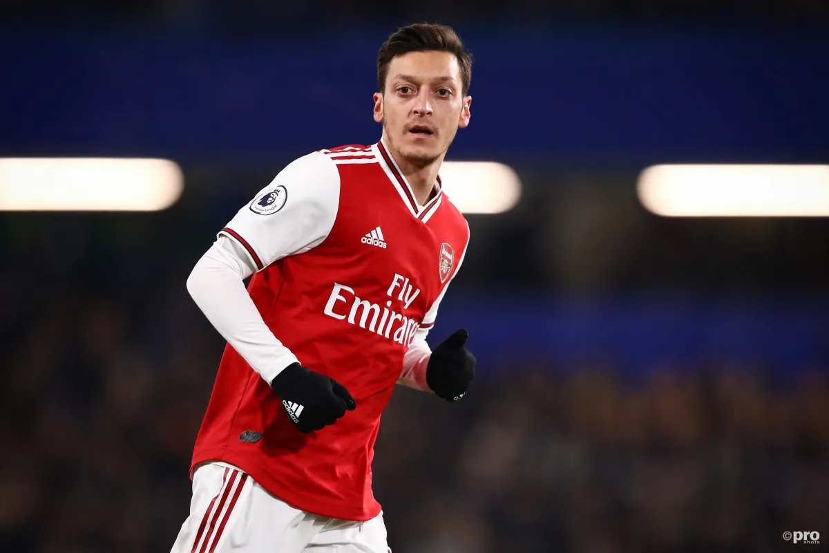 Ozil issues emotional goodbye to Arsenal fans