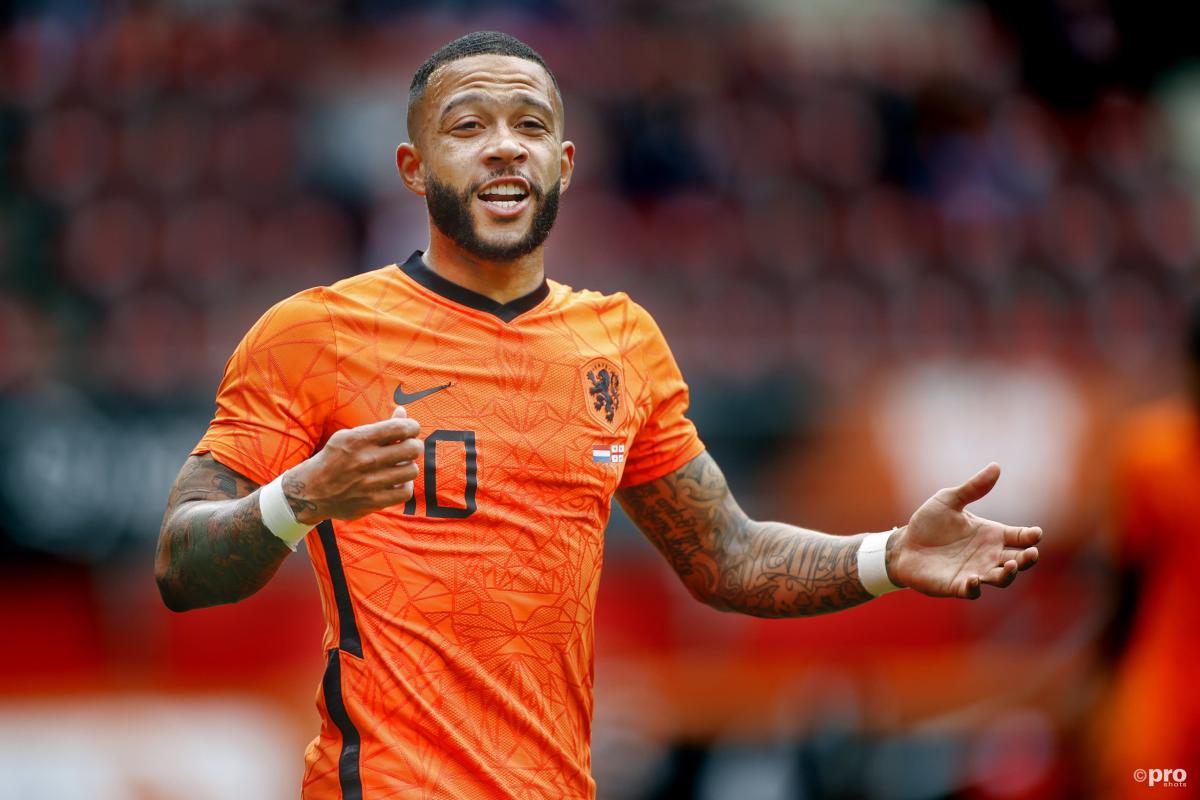  Memphis Depay celebrates scoring a goal for the Netherlands during a Euro 2020 match.