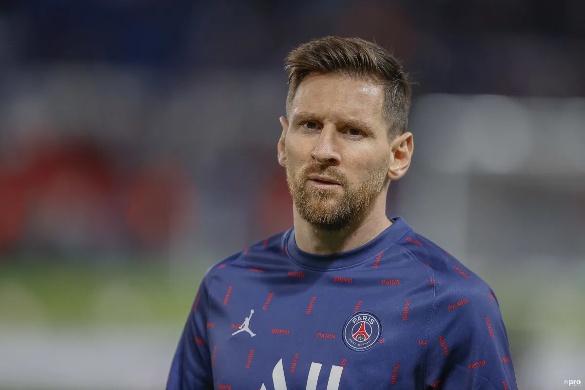 PSG star Lionel Messi warms up against RB Leipzig