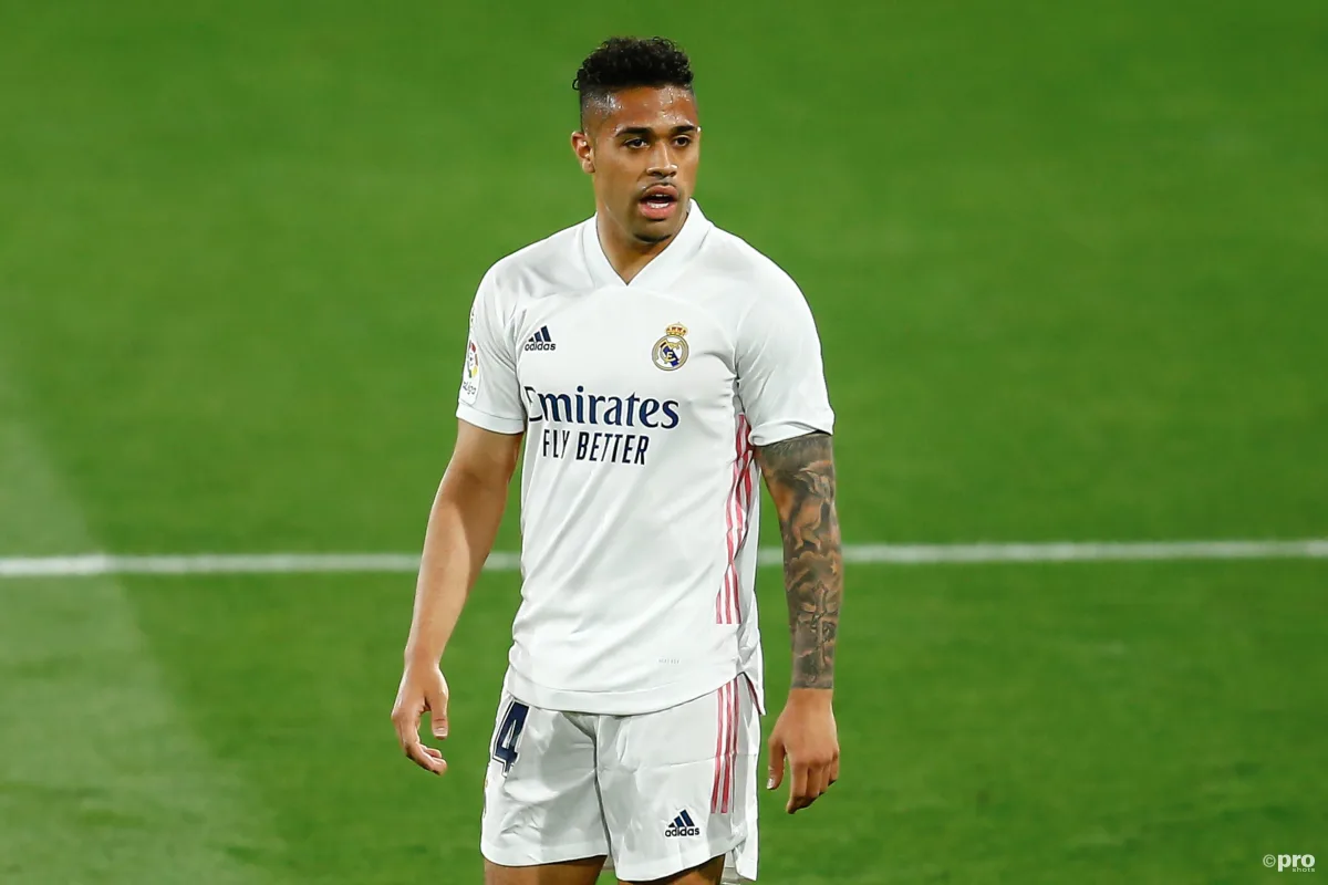 Mariano Díaz in a Real Madrid game in 2020/21.