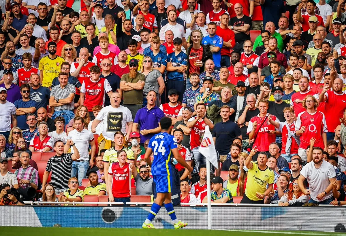 Reece James in front of angry Arsenal fans 