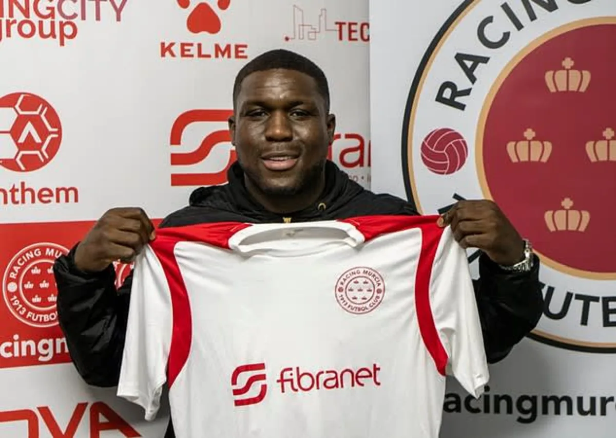 Royston Drenthe returns to Spain with Racing Murcia after failed rap career