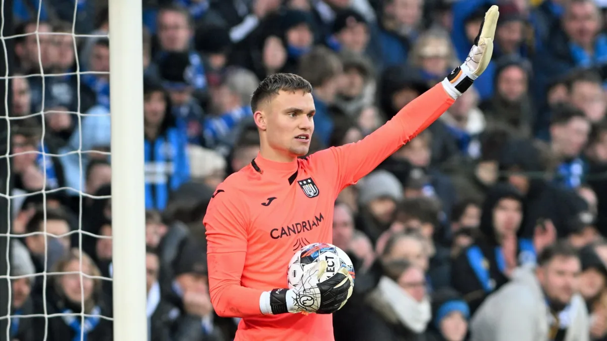 Anderlecht's goalkeeper Bart Verbruggen pictured during a soccer