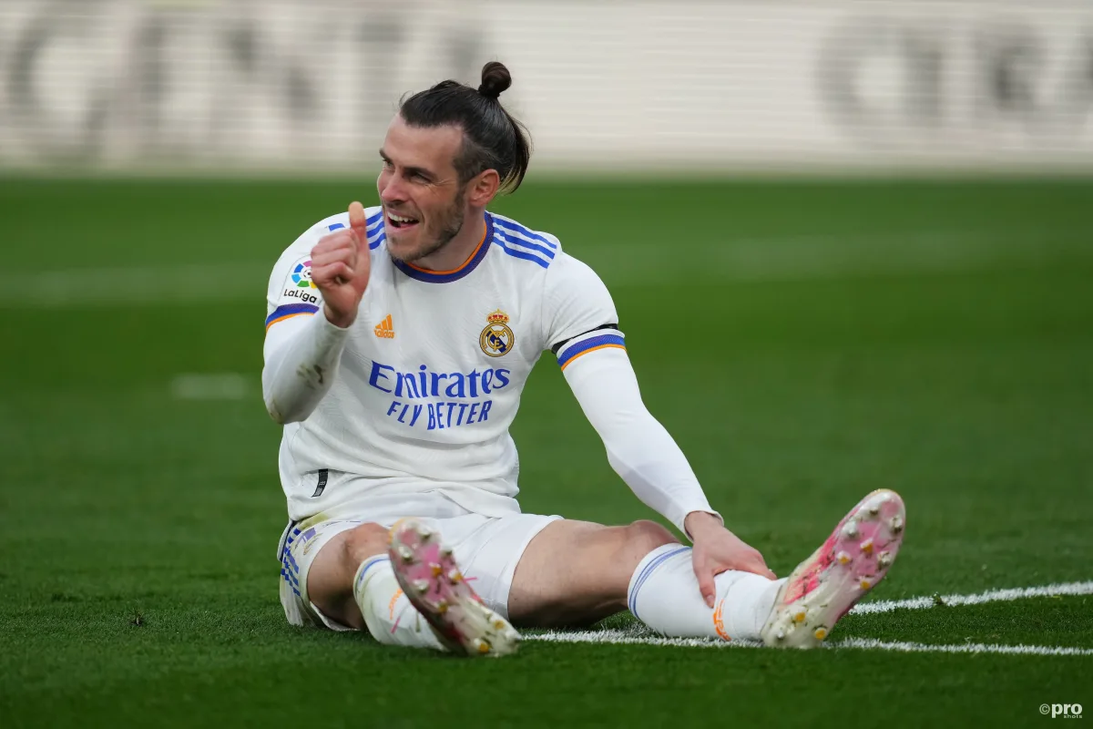 Football players' salaries revealed: Bale sneaks onto the podium