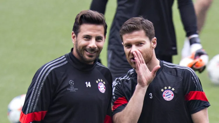 Claudio Pizarro and Xabi Alonso at Bayern Munich